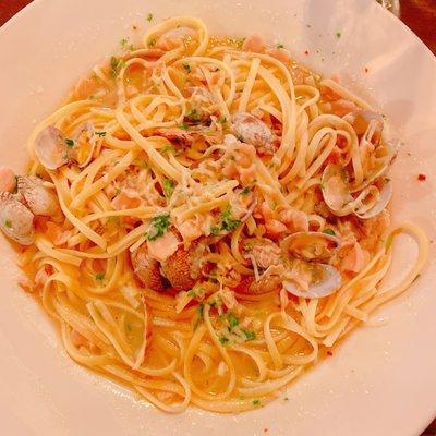 Linguine with White Clam Sauce