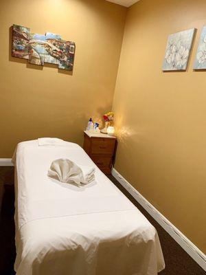 Very clean and comfortable massage room