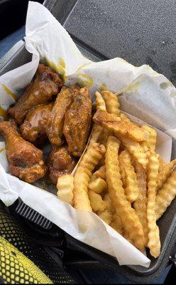 Honey gold wings & fries