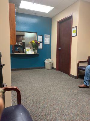 Basic waiting room. Clean and uncluttered.