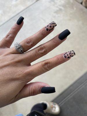 Cheetah print nails