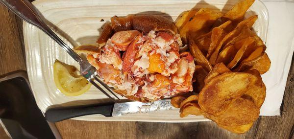 Lobster roll with house chips