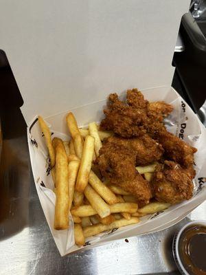 Crispy wings with fries!!