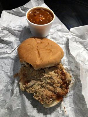 Pulled pork sandwich