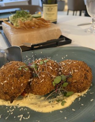 Texas blue crab cakes and ahi tuna tartare