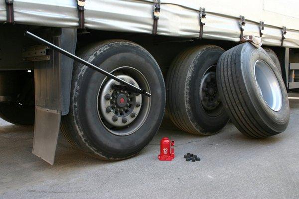 Salazar Truck and Repair Shop