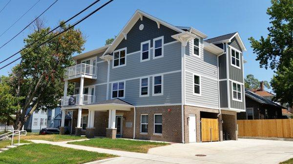 Exterior of new building at 611 W Elm in Urbana with 1 and 2 bedroom apartments.