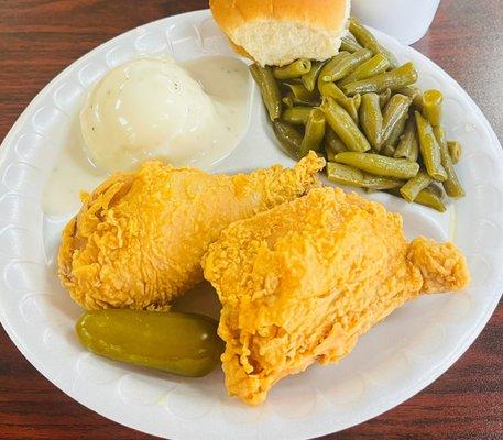 2 Pcs Dark Chicken, Green Beans, Mashed Potatoes Gravy, Roll