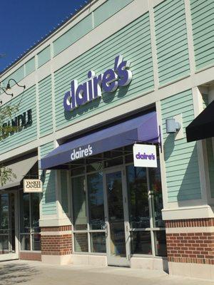 Claire's of Hingham -- Derby Street Shoppes : 98 Derby Street, Hingham            Storefront