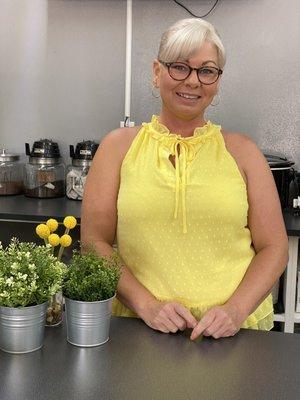 Meet the owner of Simply Mae's Cafe, Billie