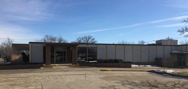 Front Entrance to Wolfe Eye Clinic in Marshalltown, Iowa