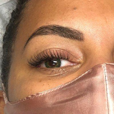 Full set of classic lash extensions.