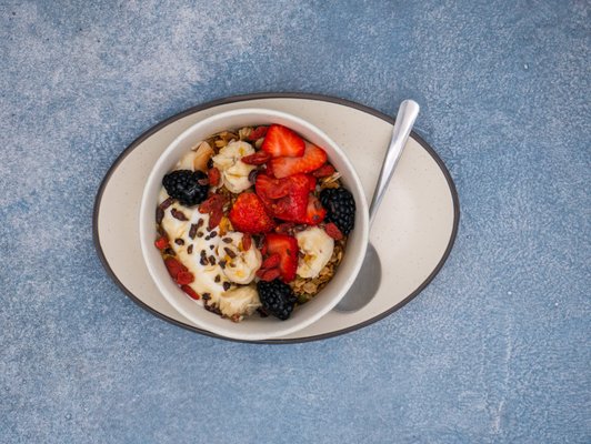 Granola & Greek Yogurt Bowl strawberry blackberry banana cocoa nibs goji berries breakfast Brunch