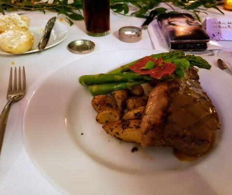 My meal steak, fingering potatoes, asparagus and roll