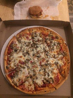 Mushroom and pepperoni pizza and a junior beef