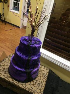 Halloween Haunted Tree cake