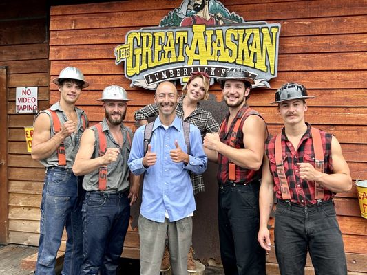 At the end of the Lumberjack Show, you can get a photo with the crew.