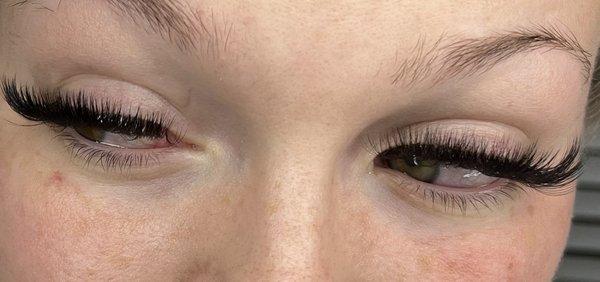 Hybrid eyelash extensions