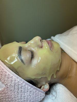 brightening & clearing facial ft. hydrojelly mask