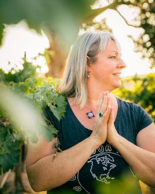 Lisa Jay: Owner of Unwind Srudio, and Healing & Transformation with Lisa Jay