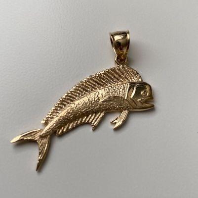 Gold fish pendant sold at Chantilly Jewels, a jewelry store and repair shop in Kendall,FL