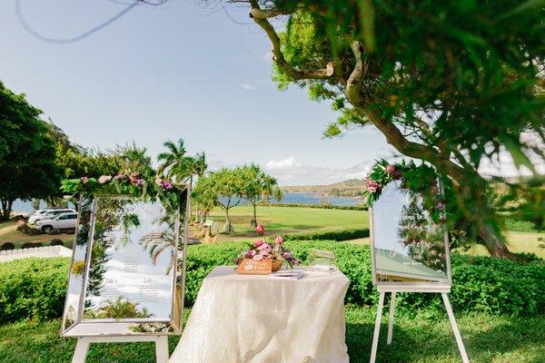 Welcome table and guest book with gorgeous signs by Miss B Calligraphy. Photo by Anna Kim Photography.