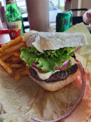 Jalapeno burger was AWESOME!!! Great fries!!!