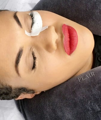 Full voluminous lash extensions at Flair~