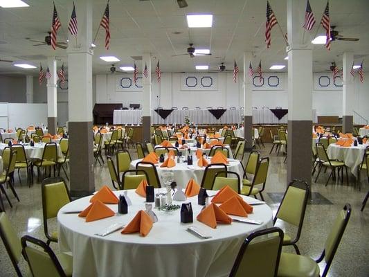 Our dining room features a stage for your head table or master of ceremonies and floor-level seating for your guests.