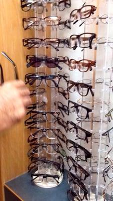 Models of men's glasses .