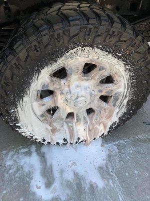 Wheel cleaning on the exterior detail