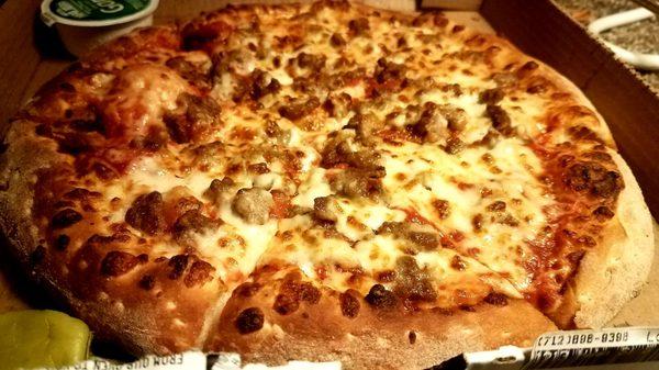 Hamburger pizza with regular crust: