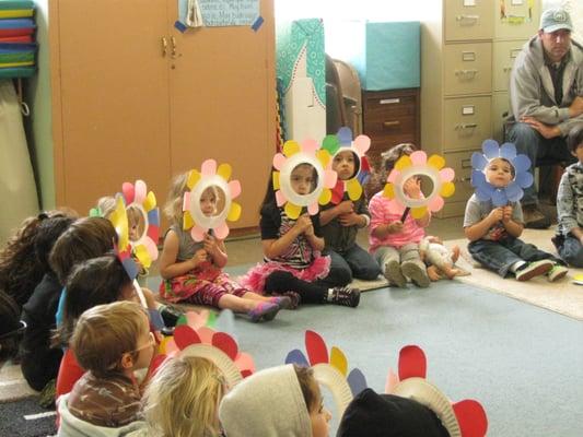 "Somos como las flores" Circle Time