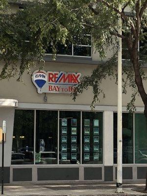 RE/MAX Bay to Bay