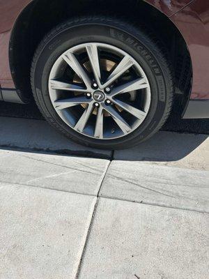 My moms clean rims