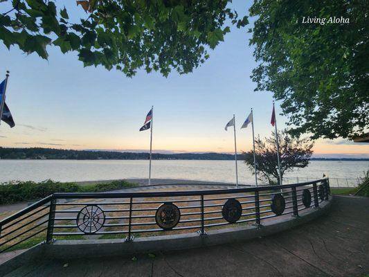 Chill waterfront park