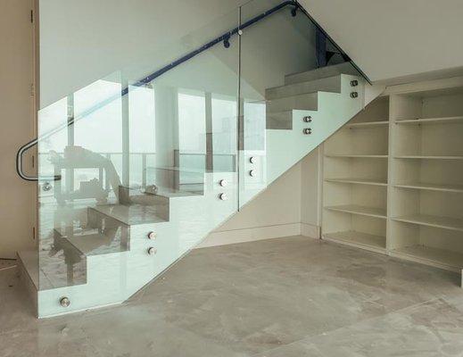 Transparent glass railings for stairs