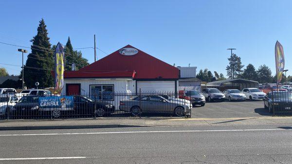 Welcome to 
Universal Auto Sales located at:
320 Lancaster Dr SE 
Salem, OR. 97317