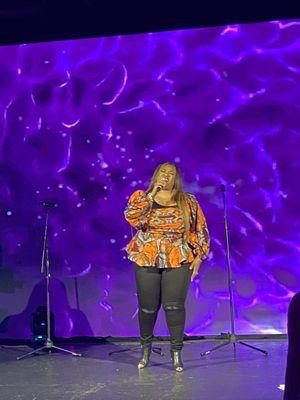 Kierra Sheard in concert