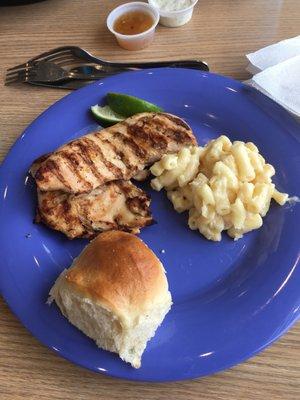 Grilled chicken rests with mac n cheese!!