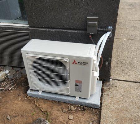 1 ton outdoor condenser