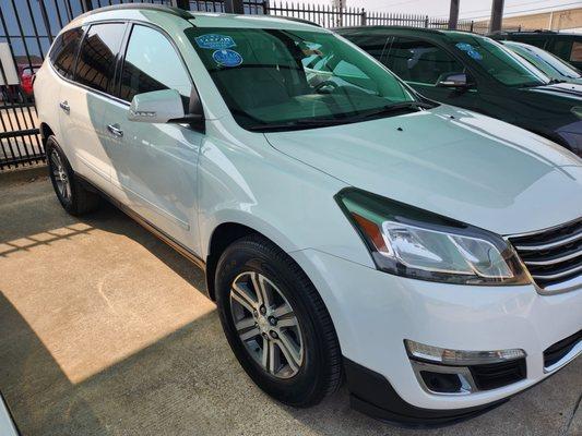 2017 Chevy Traverse 1LT w/ 104k Miles