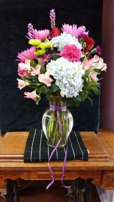 Ginia Ginns Florist & Gifts