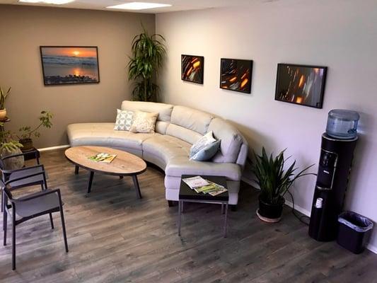 waiting room at silicon beach psychotherapy playa vista