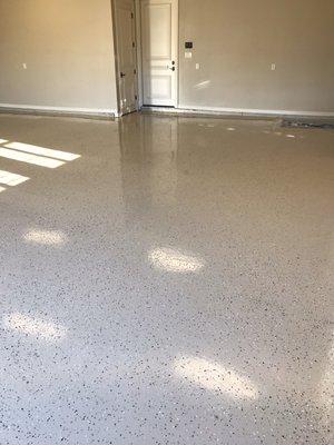 Epoxy garage with flakes