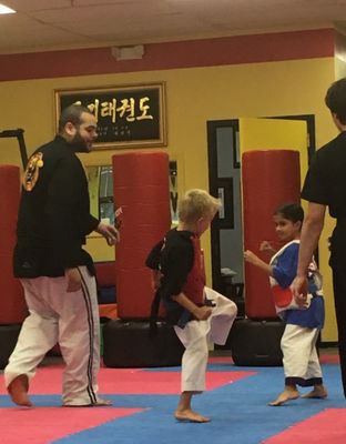 Our Intermediate Class students sparring.