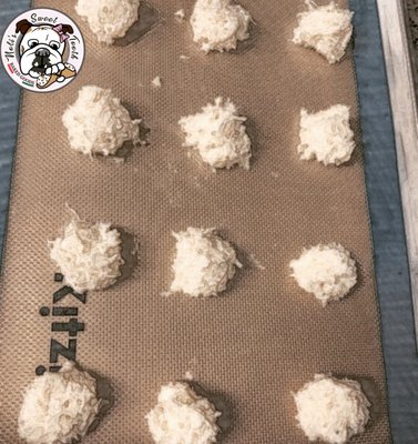 Coconut macaroons