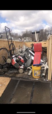 Trailer full of metal $175