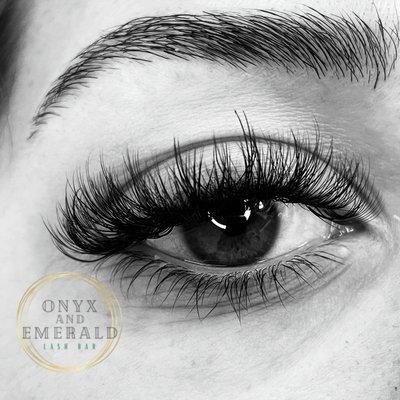 Volume set of lash extensions