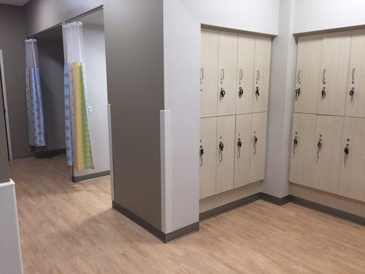 After checking in men and women have separate waiting room with lockers for personal items and changing rooms for gowns.